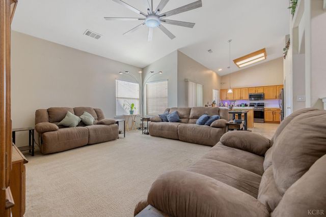 1587 Persimmon Street, Lemoore, CA 93245