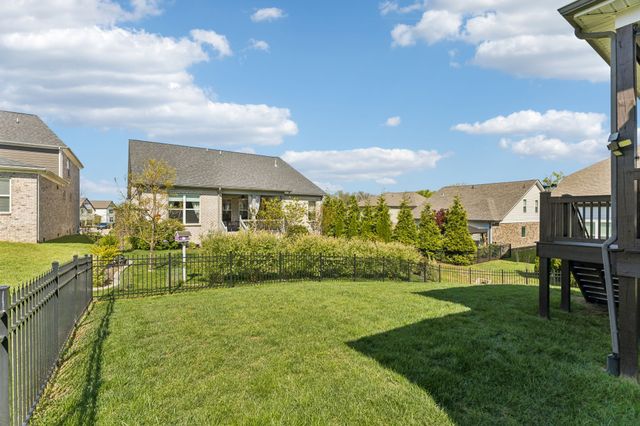 2607 Bramblewood Ln, Thompsons Station, TN 37179