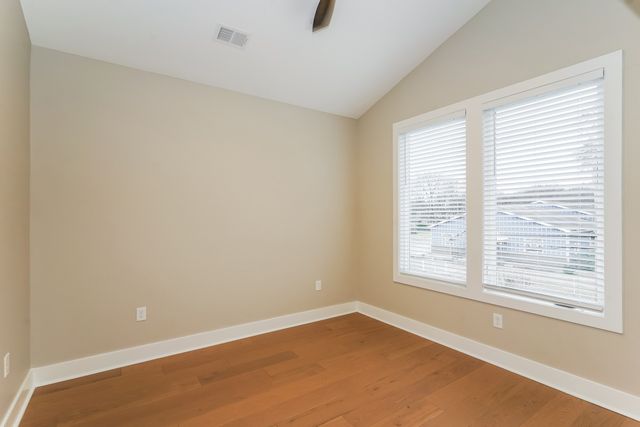 2142 Oakland St, Nashville, TN 37210