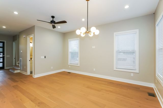 2142 Oakland St, Nashville, TN 37210