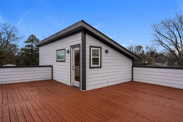 2142 Oakland St, Nashville, TN 37210