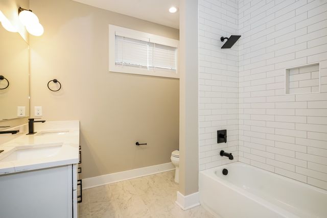 2142 Oakland St, Nashville, TN 37210