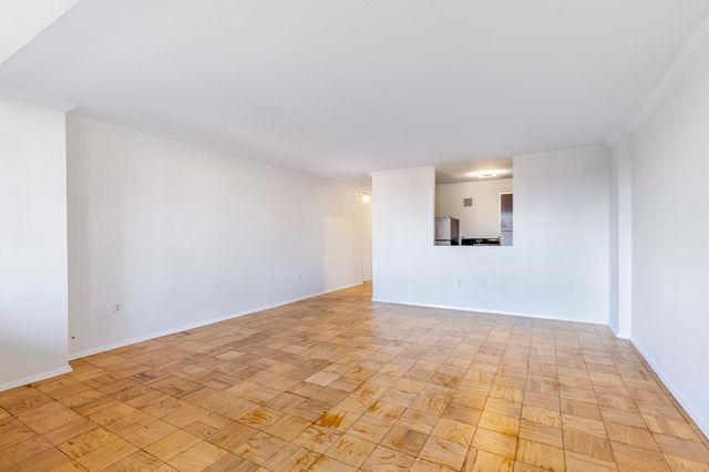 9 Hawthorne Place 7G, Boston, MA 02114