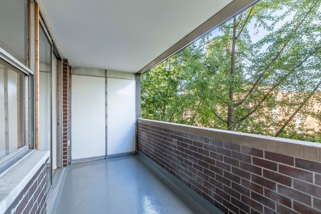 9 Hawthorne Place 7G, Boston, MA 02114