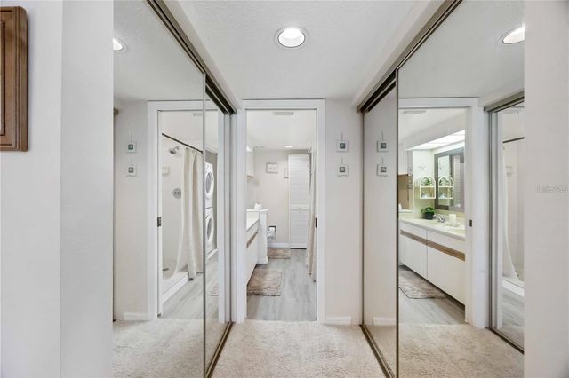 433 CERROMAR LANE 440, Venice, FL 34293