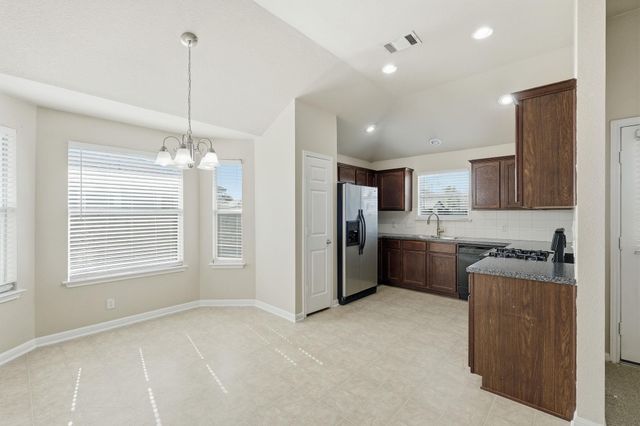 119 Bayliss ST, Hutto, TX 78634