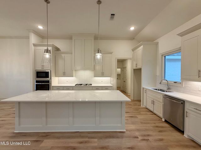 933 Mullican Road, Florence, MS 39073