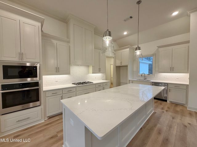 933 Mullican Road, Florence, MS 39073