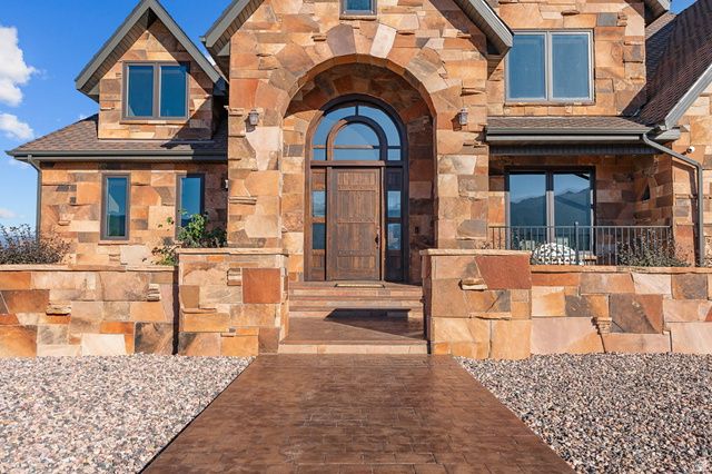 1297 E 600 S, New Harmony, UT 84757