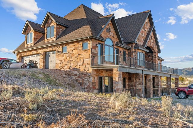 1297 E 600 S, New Harmony, UT 84757