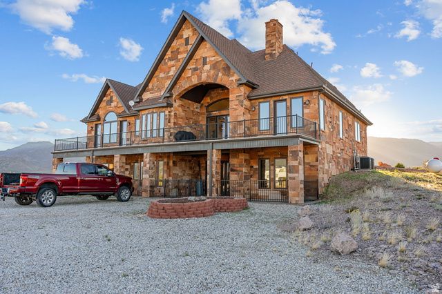 1297 E 600 S, New Harmony, UT 84757