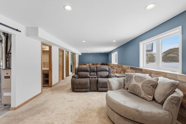 670 W 11th Street, Rush City, MN 55069