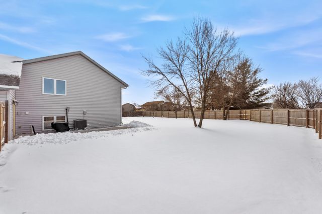 670 W 11th Street, Rush City, MN 55069
