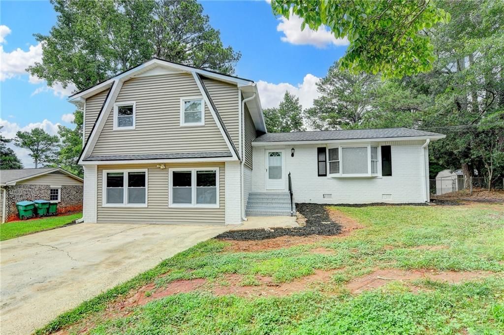 1094 Amber SW Ridge, Lilburn, GA 30047