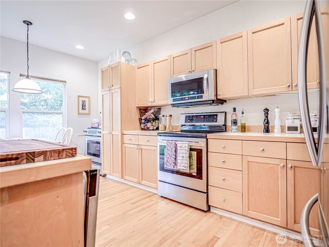 4375 249th Avenue SE, Sammamish, WA 98029