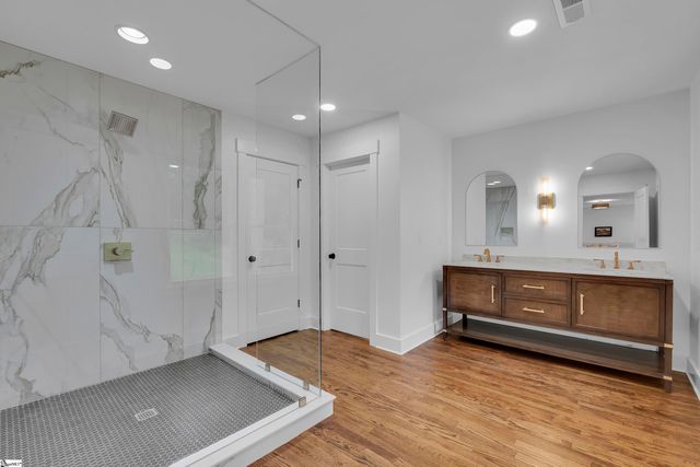 111 Rolling Green Circle, Greenville, SC 29615