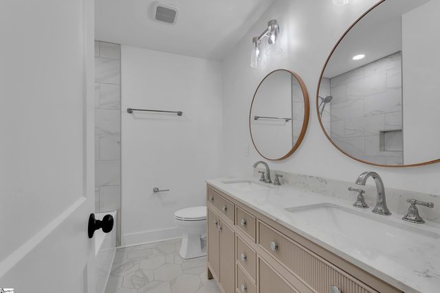 111 Rolling Green Circle, Greenville, SC 29615
