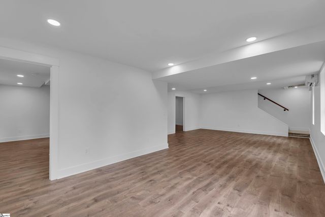 111 Rolling Green Circle, Greenville, SC 29615