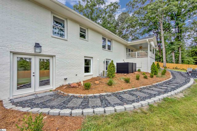 111 Rolling Green Circle, Greenville, SC 29615