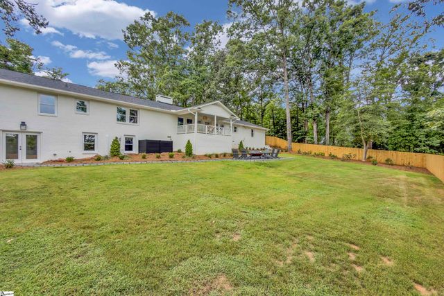 111 Rolling Green Circle, Greenville, SC 29615