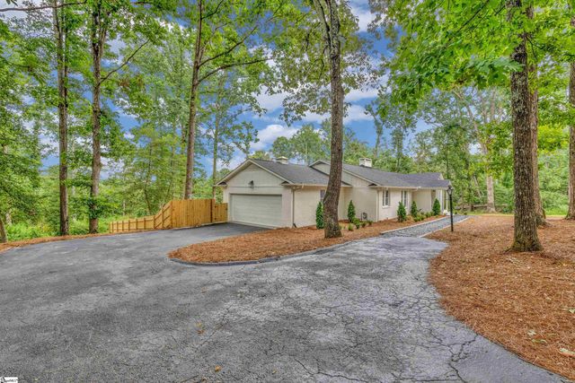 111 Rolling Green Circle, Greenville, SC 29615