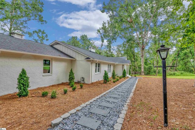 111 Rolling Green Circle, Greenville, SC 29615