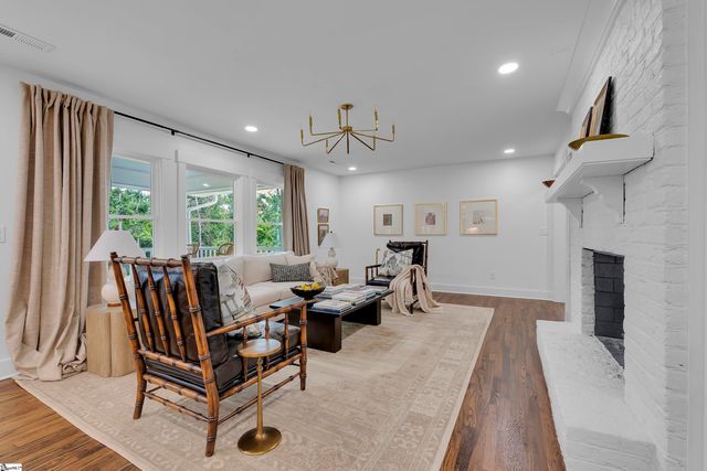 111 Rolling Green Circle, Greenville, SC 29615