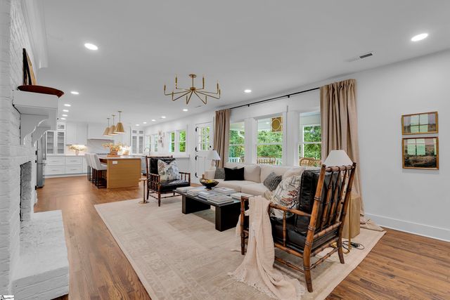 111 Rolling Green Circle, Greenville, SC 29615