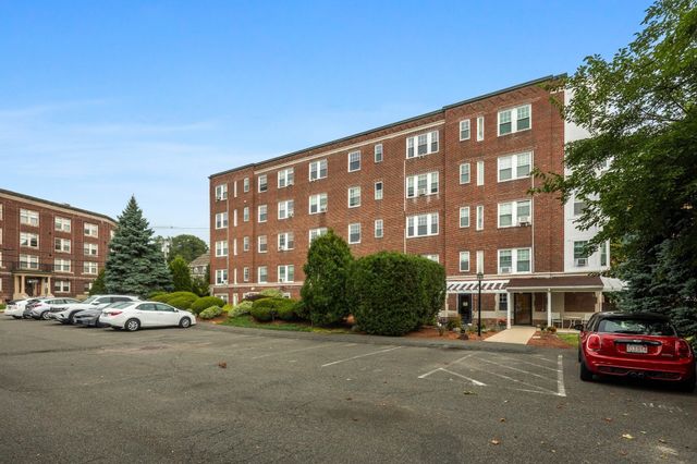 21 Bradlee Rd 32, Medford, MA 02155