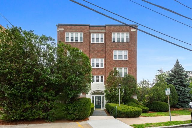 21 Bradlee Rd 32, Medford, MA 02155