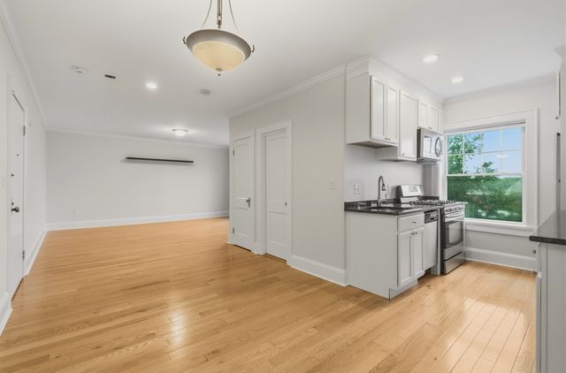 21 Bradlee Rd 32, Medford, MA 02155