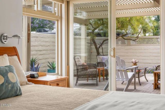 960 Emerald Court, Ventura, CA 93004