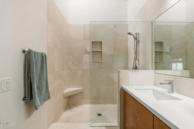 960 Emerald Court, Ventura, CA 93004