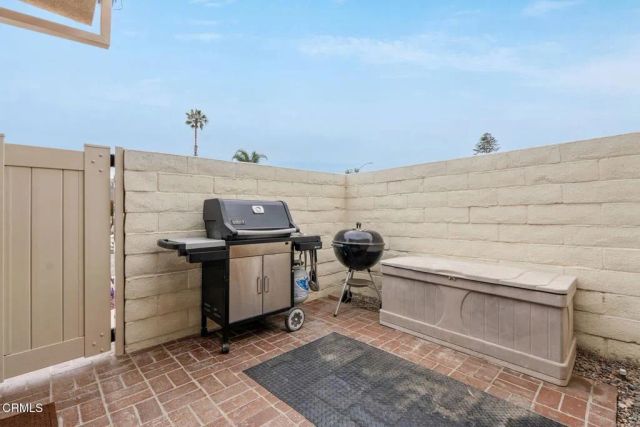 960 Emerald Court, Ventura, CA 93004