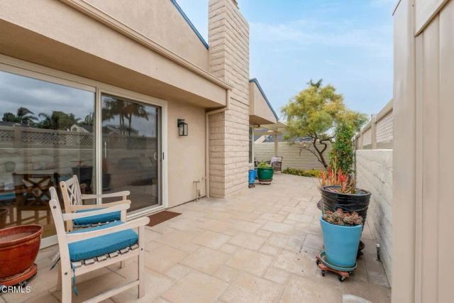 960 Emerald Court, Ventura, CA 93004