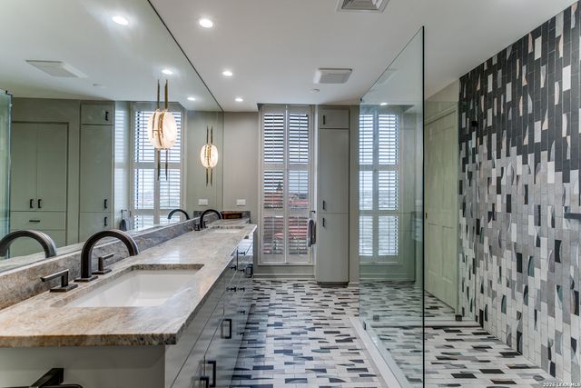 200 Patterson APT 700A, San Antonio, TX 78209