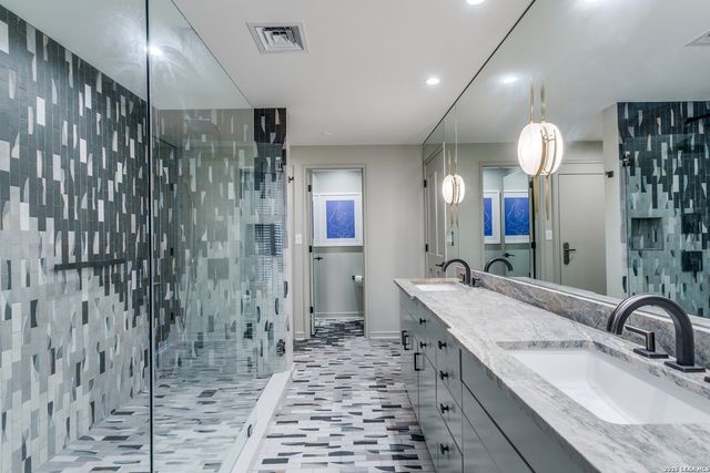 200 Patterson APT 700A, San Antonio, TX 78209