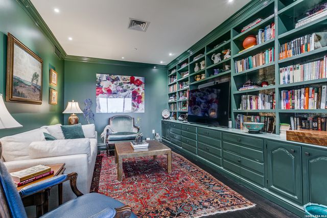 200 Patterson APT 700A, San Antonio, TX 78209