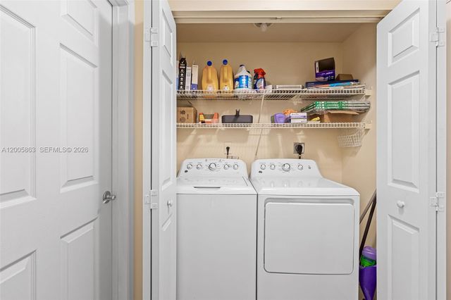 6841 SW 44th St 106, Miami, FL 33155