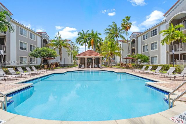 6841 SW 44th St 106, Miami, FL 33155