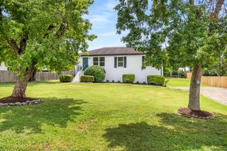 633 Nawakwa Trl, Madison, TN 37115