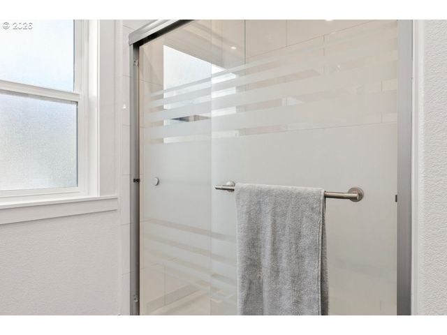17051 Se MANLEY St, Portland, OR 97236