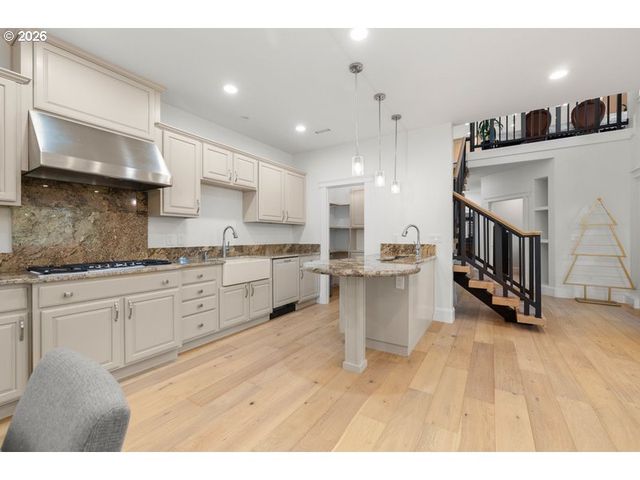 17051 Se MANLEY St, Portland, OR 97236