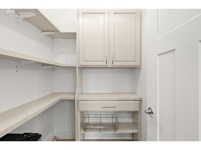 17051 Se MANLEY St, Portland, OR 97236