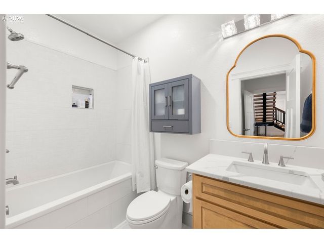 17051 Se MANLEY St, Portland, OR 97236