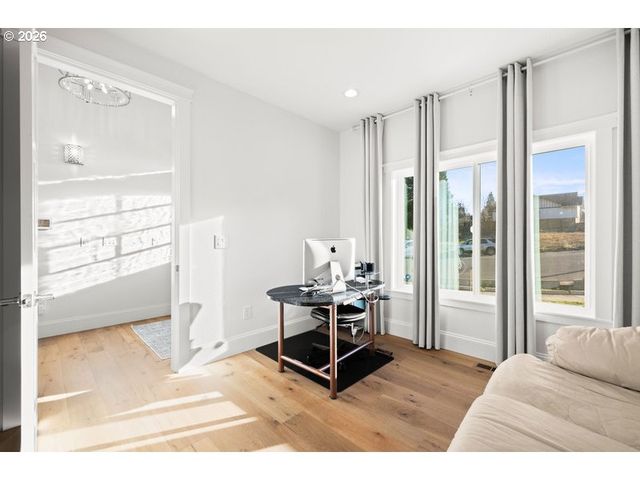 17051 Se MANLEY St, Portland, OR 97236