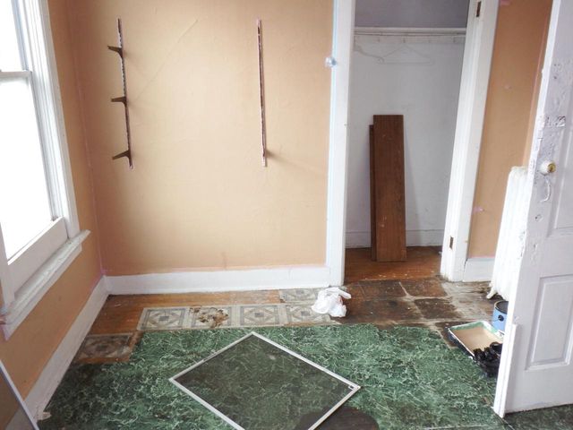 938 S 11th STREET, Milwaukee, WI 53204