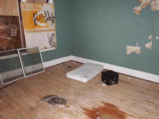 938 S 11th STREET, Milwaukee, WI 53204