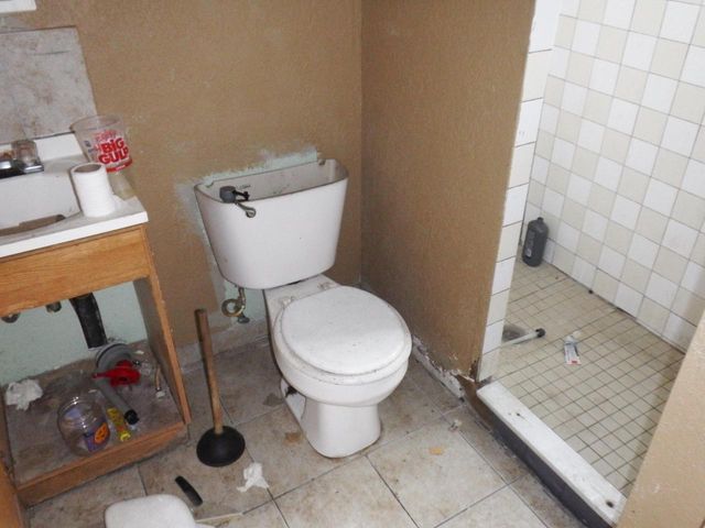 938 S 11th STREET, Milwaukee, WI 53204