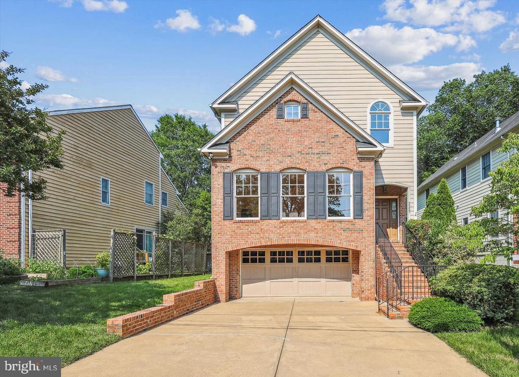 2227 N ALBEMARLE ST, Arlington, VA 22207